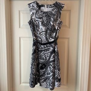 INC/International Concepts/Sleeveless Dress w/Belt/Size 6 Petite/Black and White